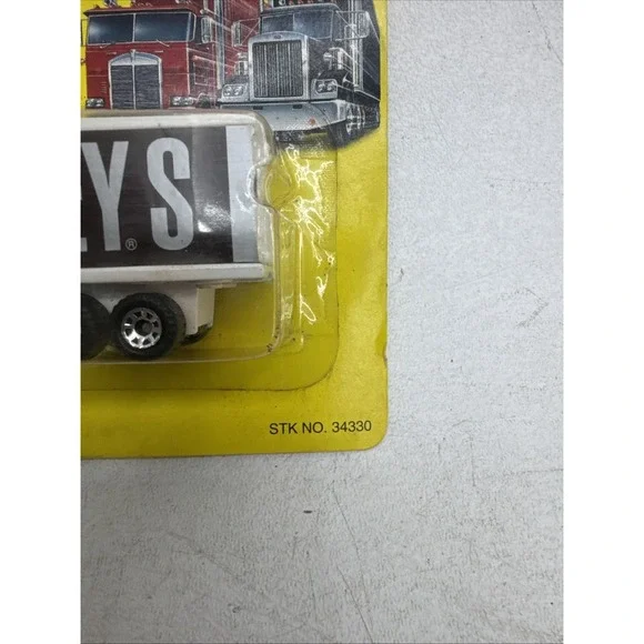 VTG 1993 Super Matchbox Rigs Semi Truck Hersheys STK NO34330 - Picture 2 of 8